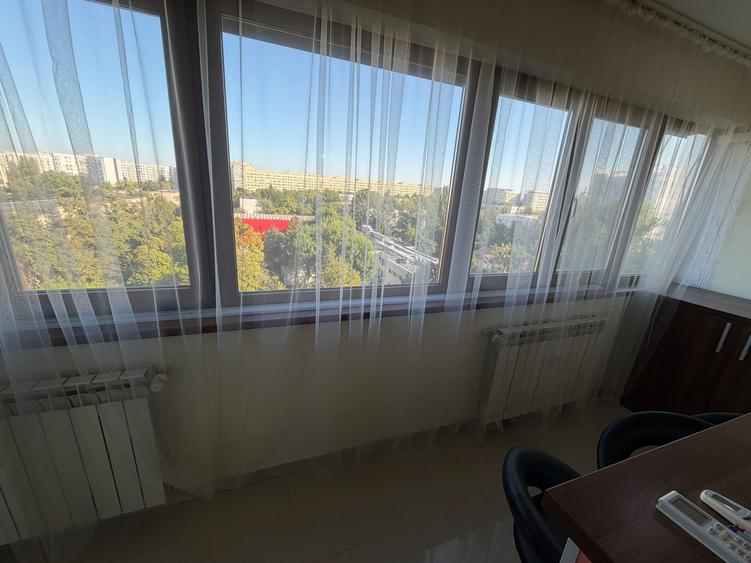 Apartament cu 3 camere semidecomandat în Titan