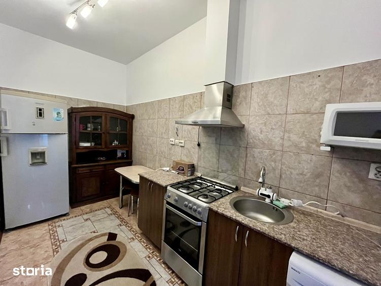 Casă cu 5 camere cu Teren 300 Mp în Călărași