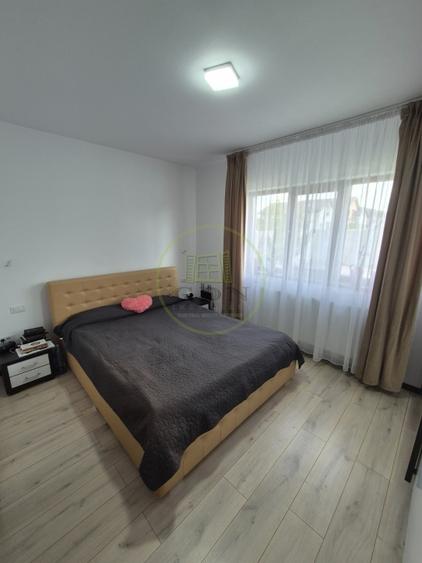Casă individuală cu 3 camere cu Teren 348 Mp în Șimnicu de Sus
