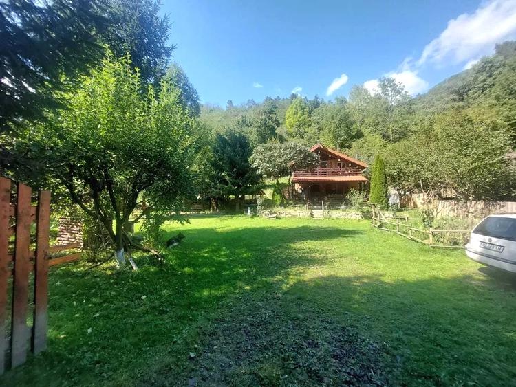 Casă individuală cu 4 camere cu Teren 1300 Mp în Ocoliș