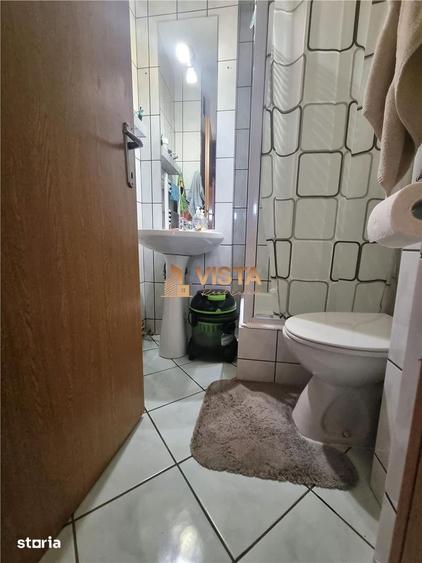 Apartament cu 4 camere decomandat în Triaj