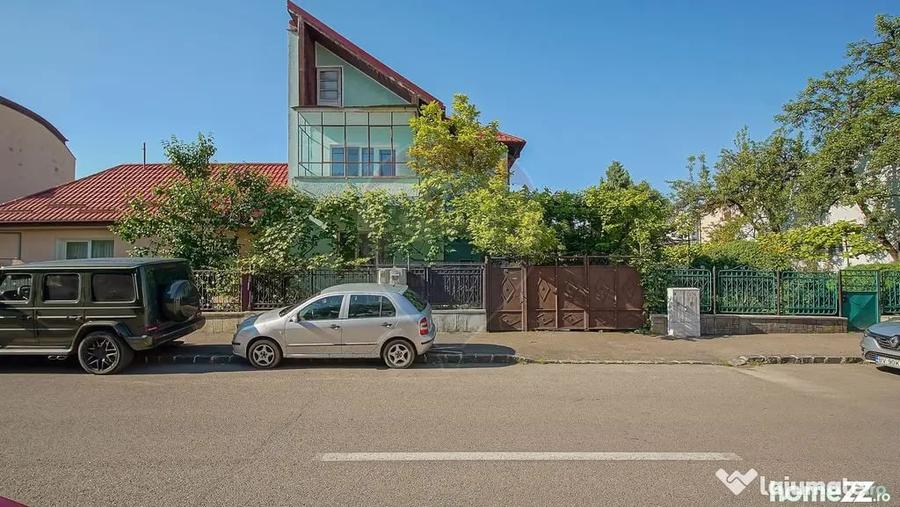 Casă cu 3 camere cu Teren 705 Mp în Central