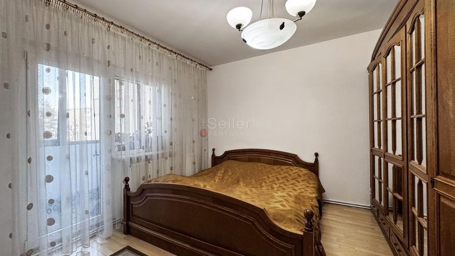 Apartament cu 3 camere decomandat, mobilat în Răcădău