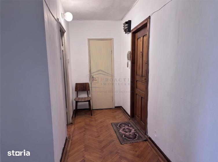 Apartament cu 2 camere decomandat în Central