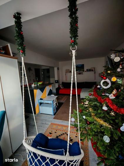Apartament cu 3 camere decomandat în Astra