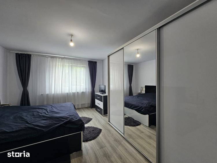 Casă cu 5 camere cu Teren 880 Mp în Șoimuș