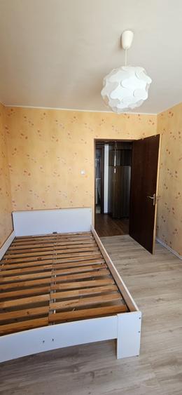 Apartament cu 3 camere decomandat, mobilat în Gorjului
