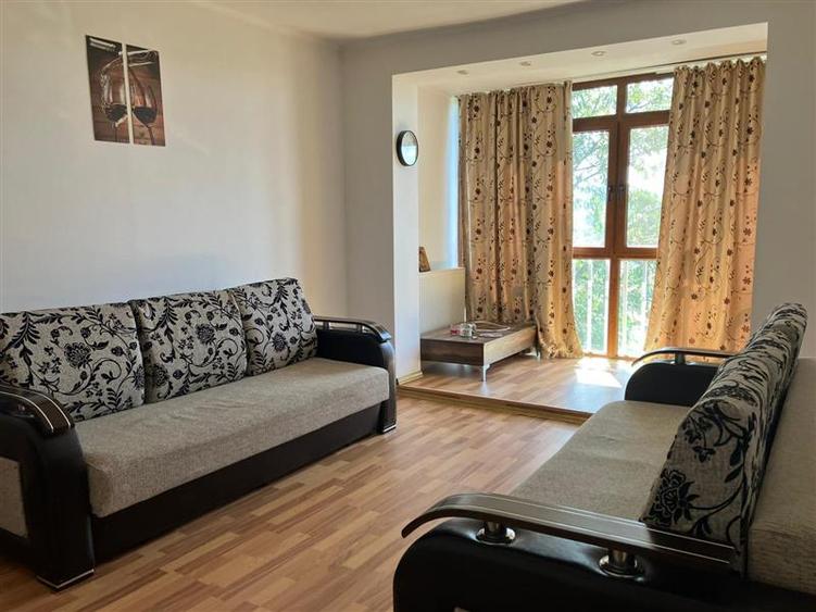 Apartament 3 camere  de vanzare  Podu Ros, - 2