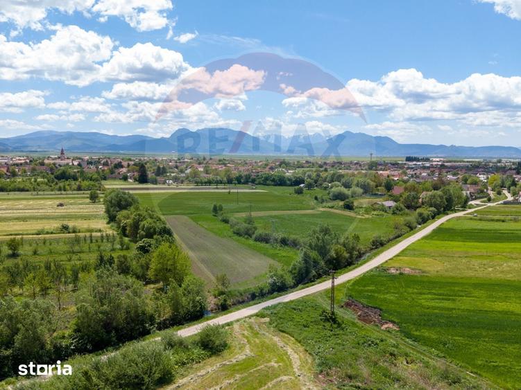 Teren de 25100 mp, în Prejmer