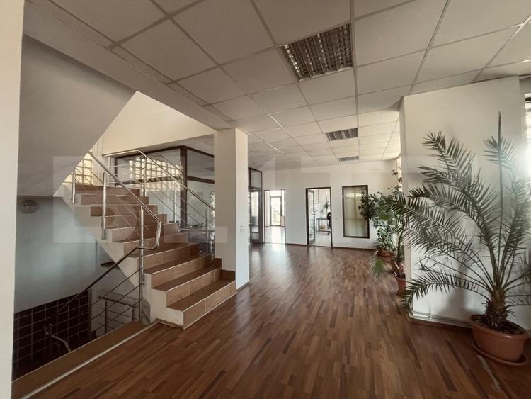 Spațiu birouri, 270 mp, parcari, terasa - 2