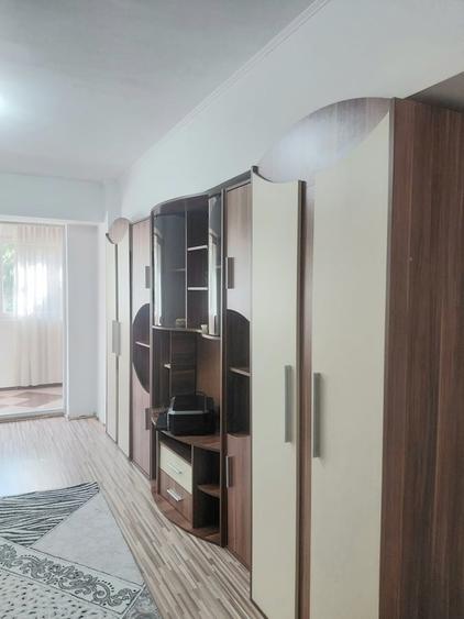 Apartament cu 3 camere decomandat în Pantelimon