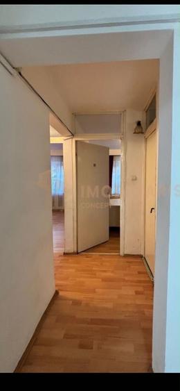 Apartament cu 3 camere decomandat în Exterior Vest