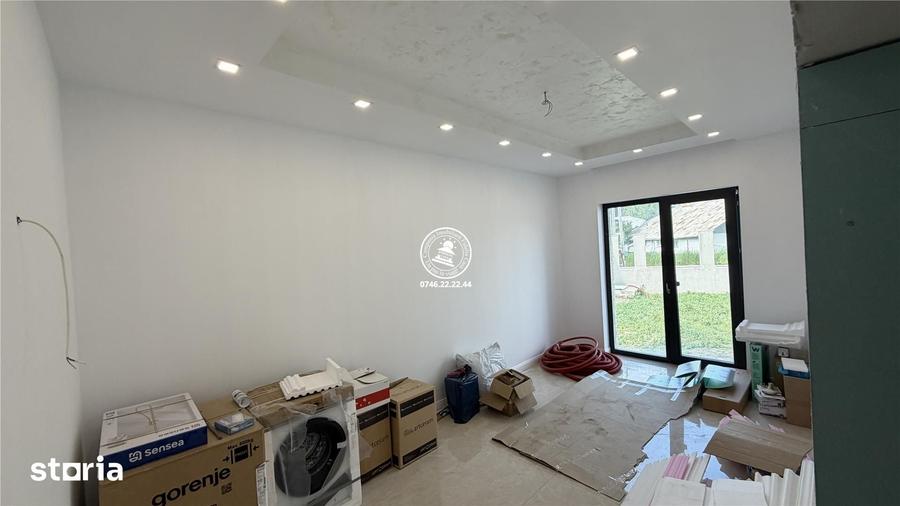 Casă cu 6 camere cu Teren 750 Mp în Aroneanu