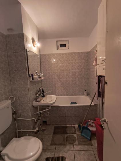Apartament cu 3 camere decomandat, mobilat în Gara