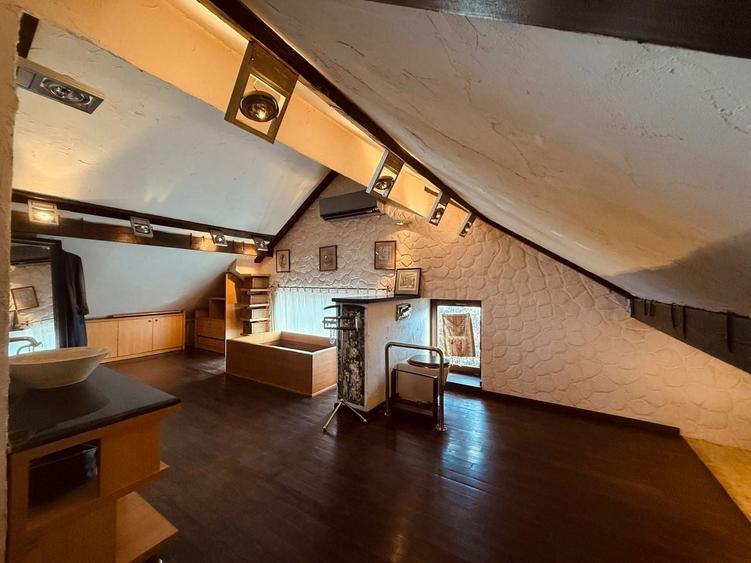 Duplex cu 5 camere cu Piscina în Central