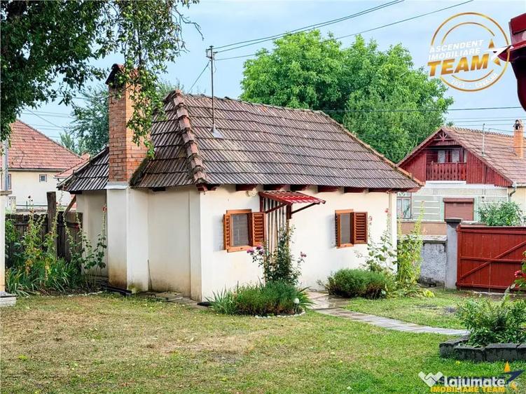 Casă cu 4 camere cu Teren 1315 Mp în Cernat