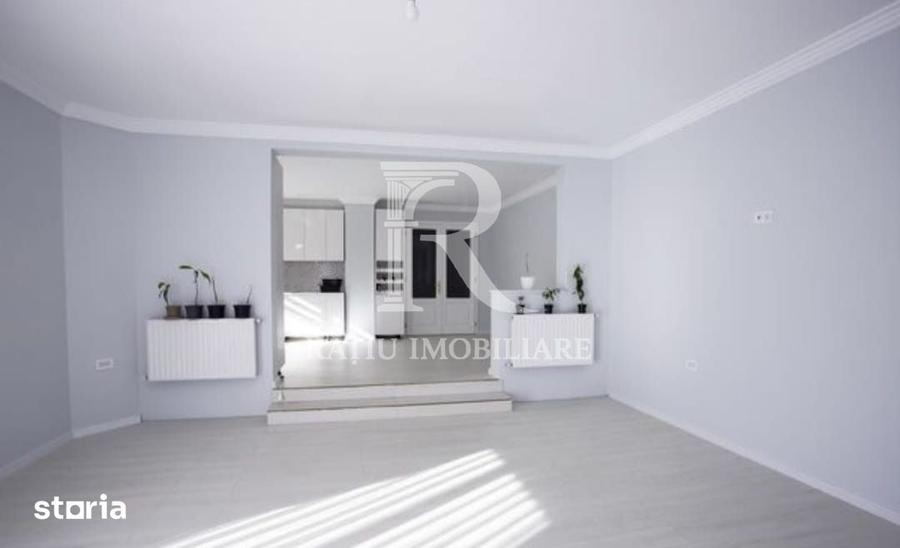Casă cu 7 camere cu Teren 900 Mp în Sântandrei
