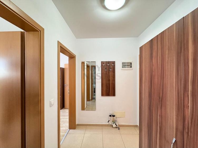 Apartament cu 2 camere decomandat în Tractorul