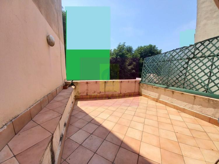 Apartament cu 5 camere decomandat în Unirii