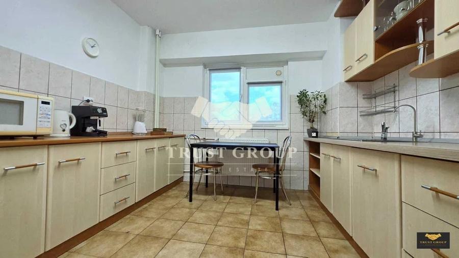 Apartament cu 4 camere decomandat, mobilat în Universitate