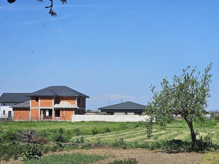 Teren de 1055 mp, în Dumitrana