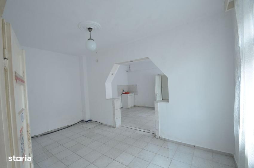 Casă cu 2 camere în Central
