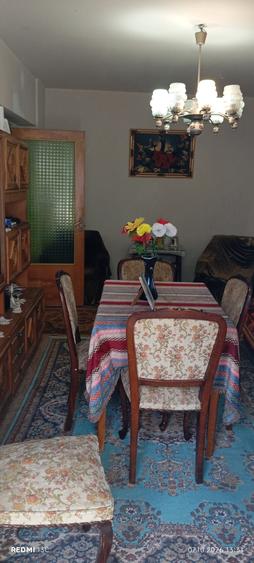Apartament cu 3 camere semidecomandat în Mihai Bravu
