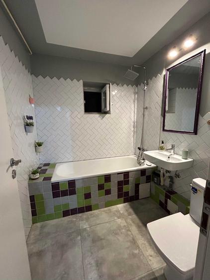 Apartament cu 2 camere decomandat în Tei