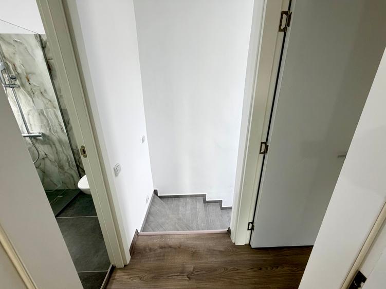 Duplex cu 3 camere cu Canalizare în Apărătorii Patriei