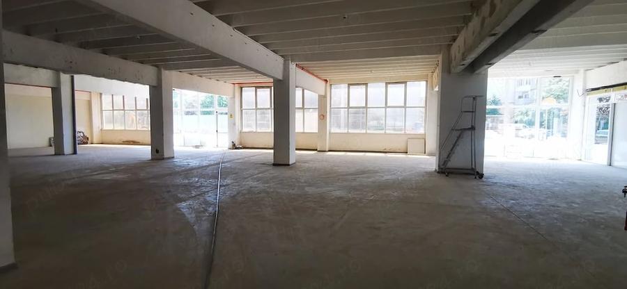 Spațiu comercial, de 380 mp, în Govândari