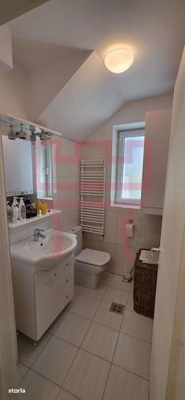 Casă cu 4 camere decomandat în Semicentral