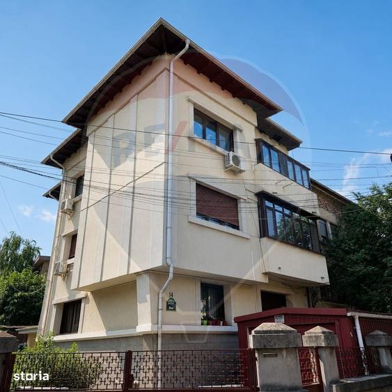 Apartament cu 3 camere semidecomandat în Doamna Ghica
