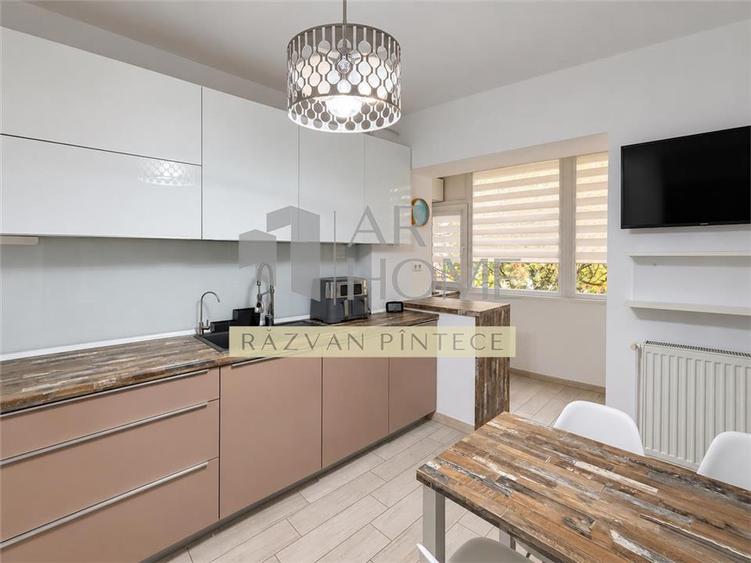 Apartament cu 3 camere decomandat, mobilat în Cantacuzino