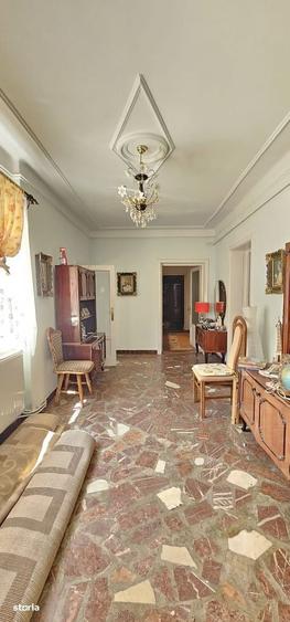 Casă cu 3 camere în Lazaret