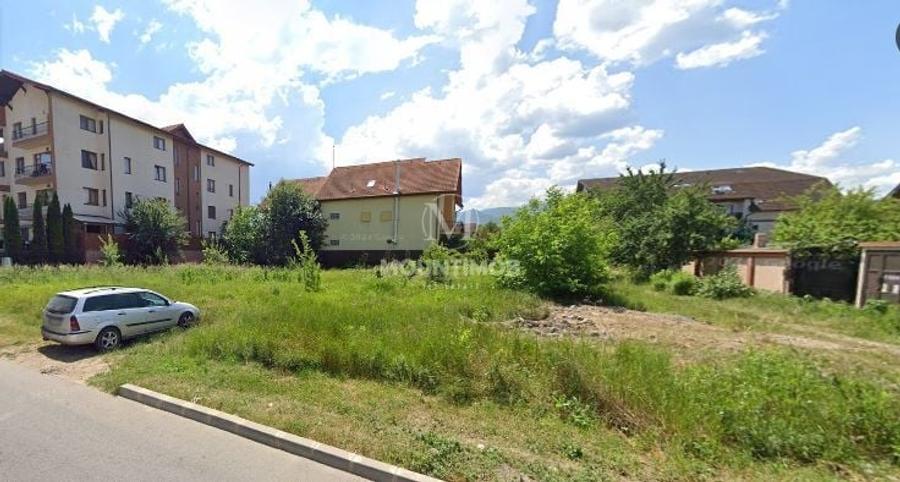 Teren Construcții intravilan de 978 mp, în Tractorul
