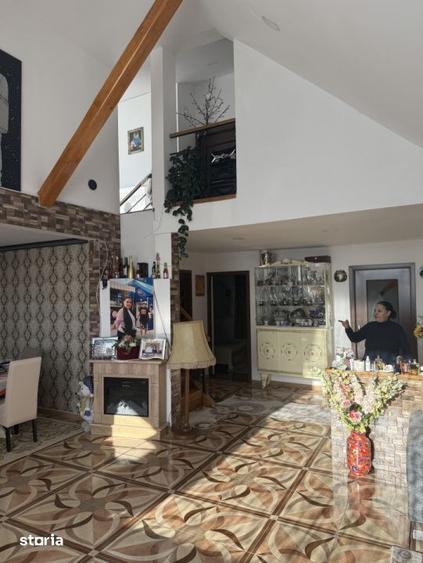 Casă cu 5 camere cu Teren 660 Mp în Jucu