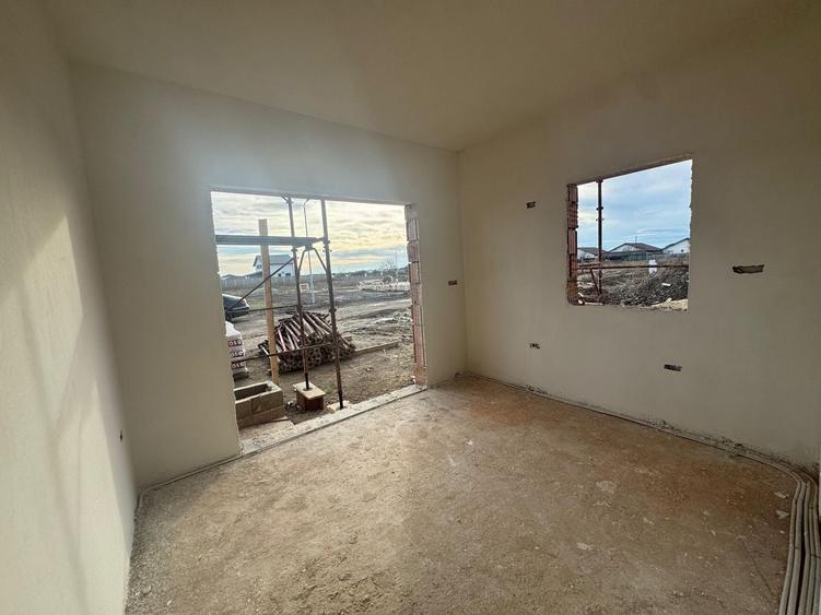 Apartament cu 2 camere decomandat în Bucovăț (Remetea Mare)