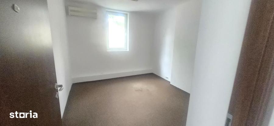 Spațiu comercial, de 1,040 mp, în Titulescu