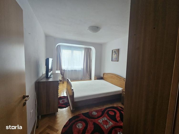 Apartament cu 3 camere decomandat în Centrul Civic