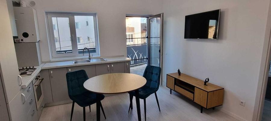 Apartament cu 2 camere semidecomandat în Turnișor