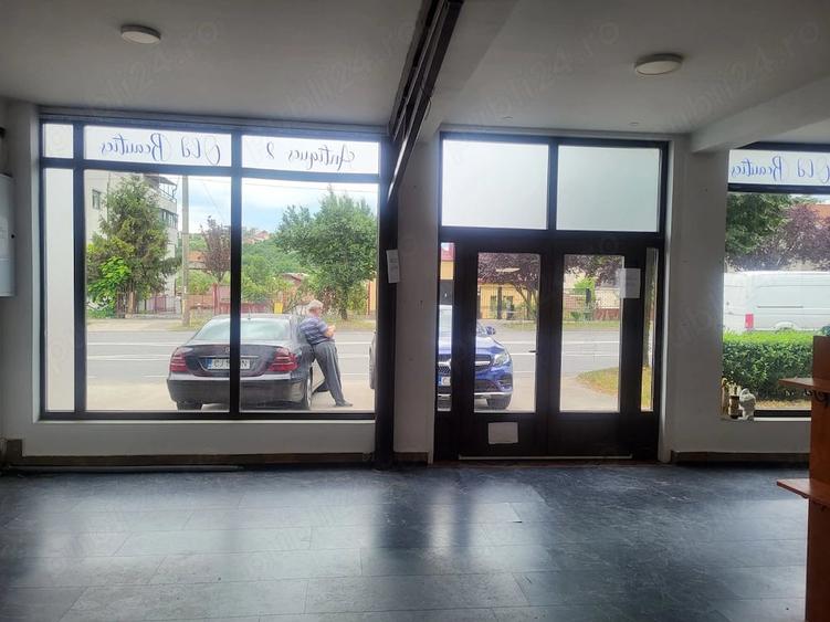 Spațiu comercial, de 70 mp, în Exterior Vest