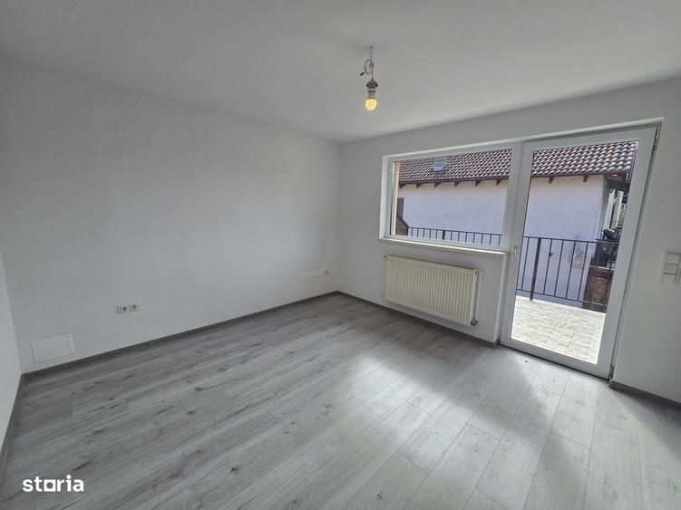 Casă cu 3 camere cu Canalizare în Florești