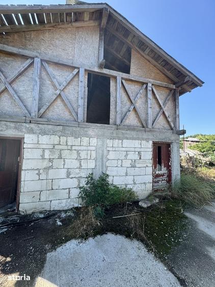 Casă cu Teren 1300 Mp în Bulzești