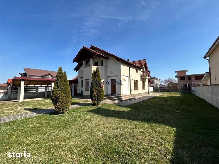 Casă cu 4 camere cu Teren 1000 Mp în Central