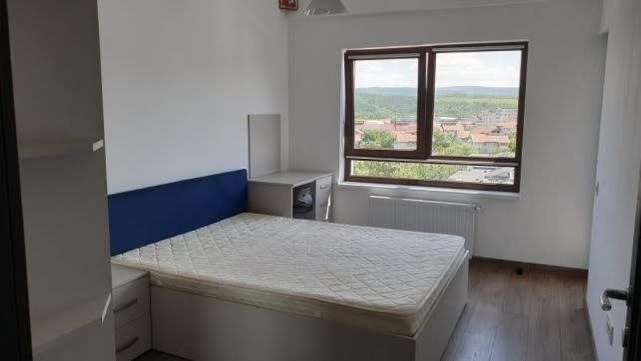 Apartament cu 2 camere decomandat în Nicolina