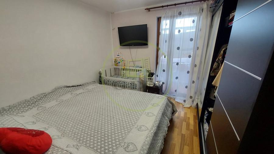 Apartament cu 3 camere semidecomandat, mobilat în Craiovița Nouă