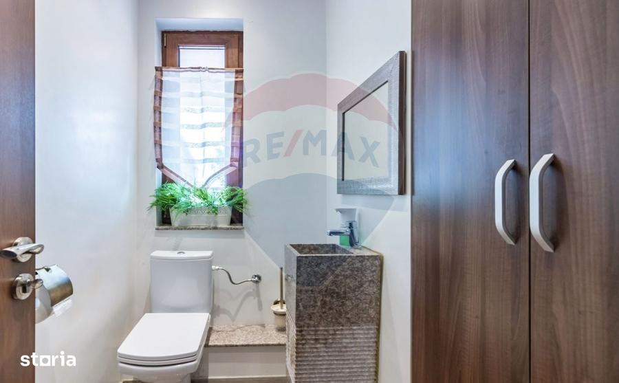Casă cu 4 camere în Dumbrăveni