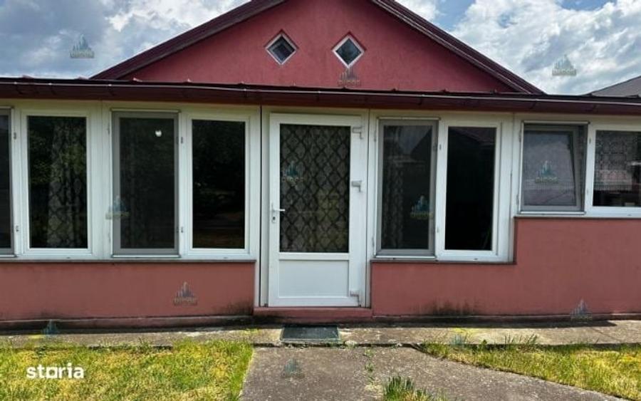 Casă cu 4 camere în Ghizdaru