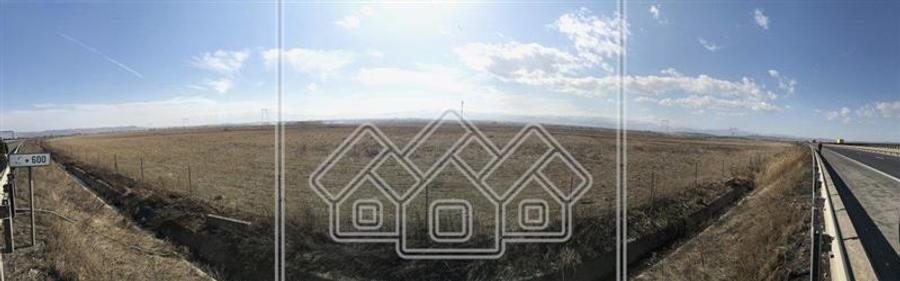 Teren agricol extravilan de 10000 mp, în Aeroport