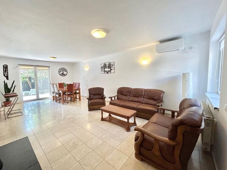 Duplex cu 5 camere cu Canalizare în Iancu Nicolae